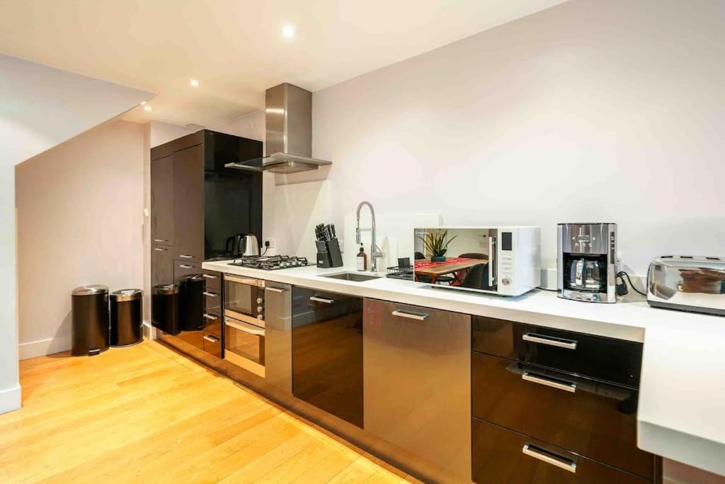 Sweet 3Brs House Close To Oxford & Soho ลอนดอน ภายนอก รูปภาพ