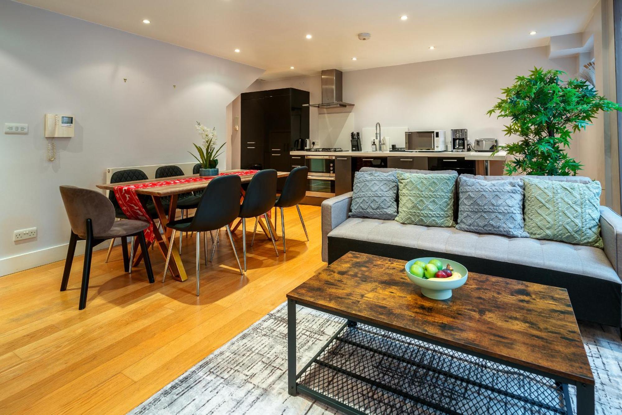 Sweet 3Brs House Close To Oxford & Soho ลอนดอน ภายนอก รูปภาพ