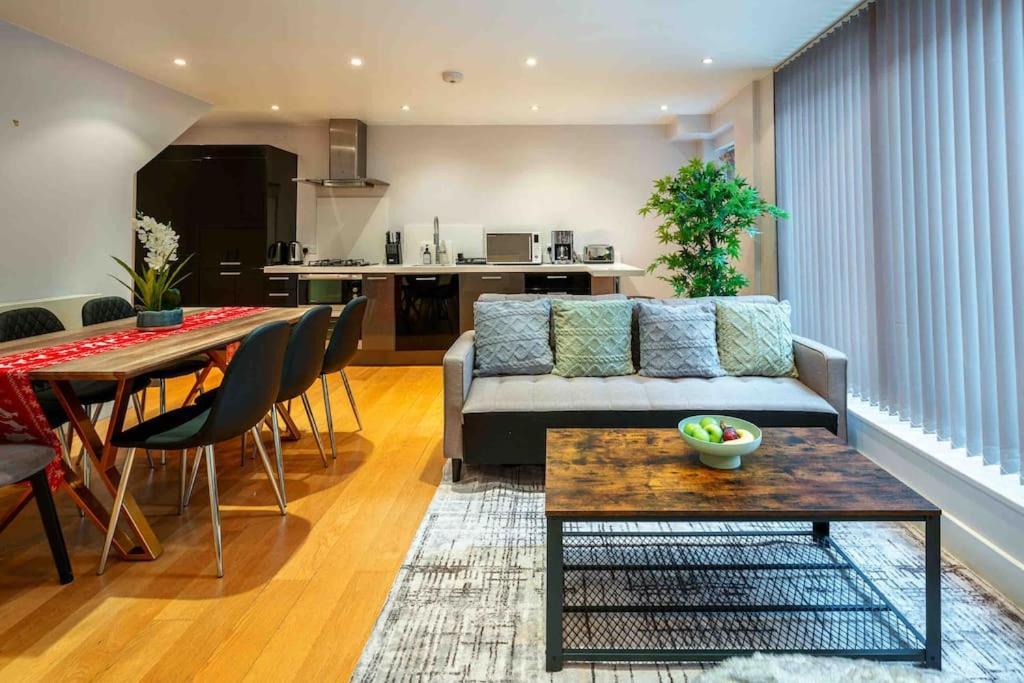 Sweet 3Brs House Close To Oxford & Soho ลอนดอน ภายนอก รูปภาพ