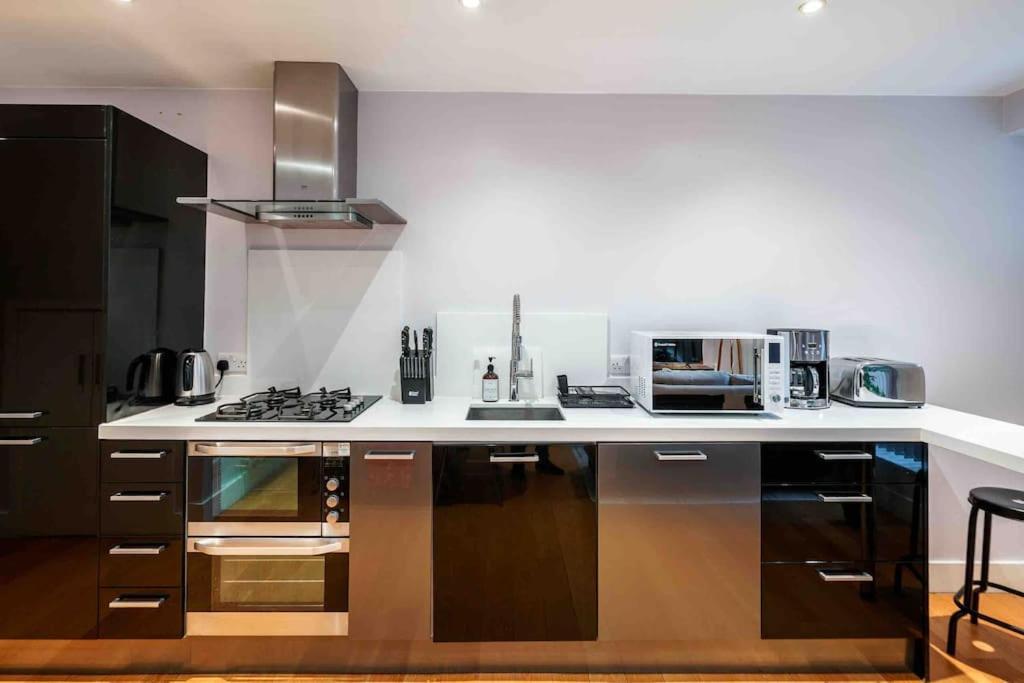Sweet 3Brs House Close To Oxford & Soho ลอนดอน ภายนอก รูปภาพ