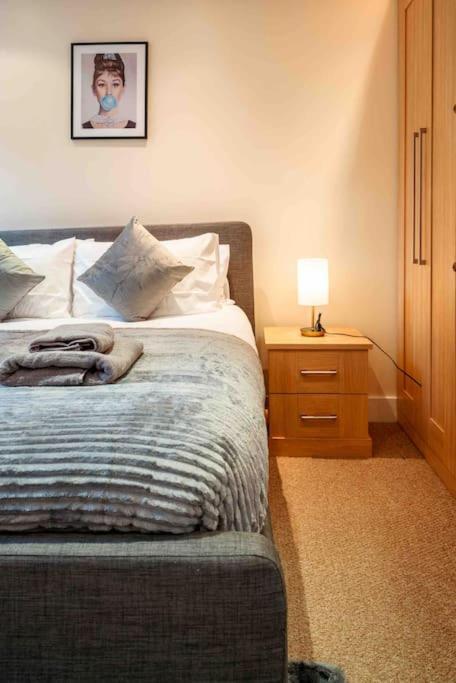 Sweet 3Brs House Close To Oxford & Soho ลอนดอน ภายนอก รูปภาพ