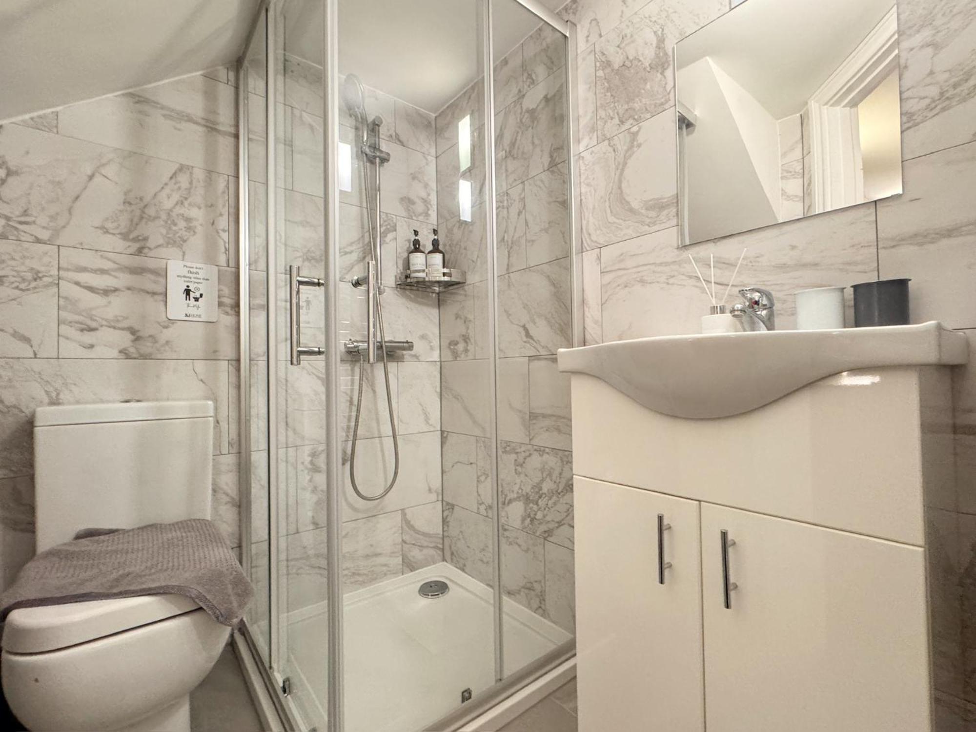 Sweet 3Brs House Close To Oxford & Soho ลอนดอน ภายนอก รูปภาพ