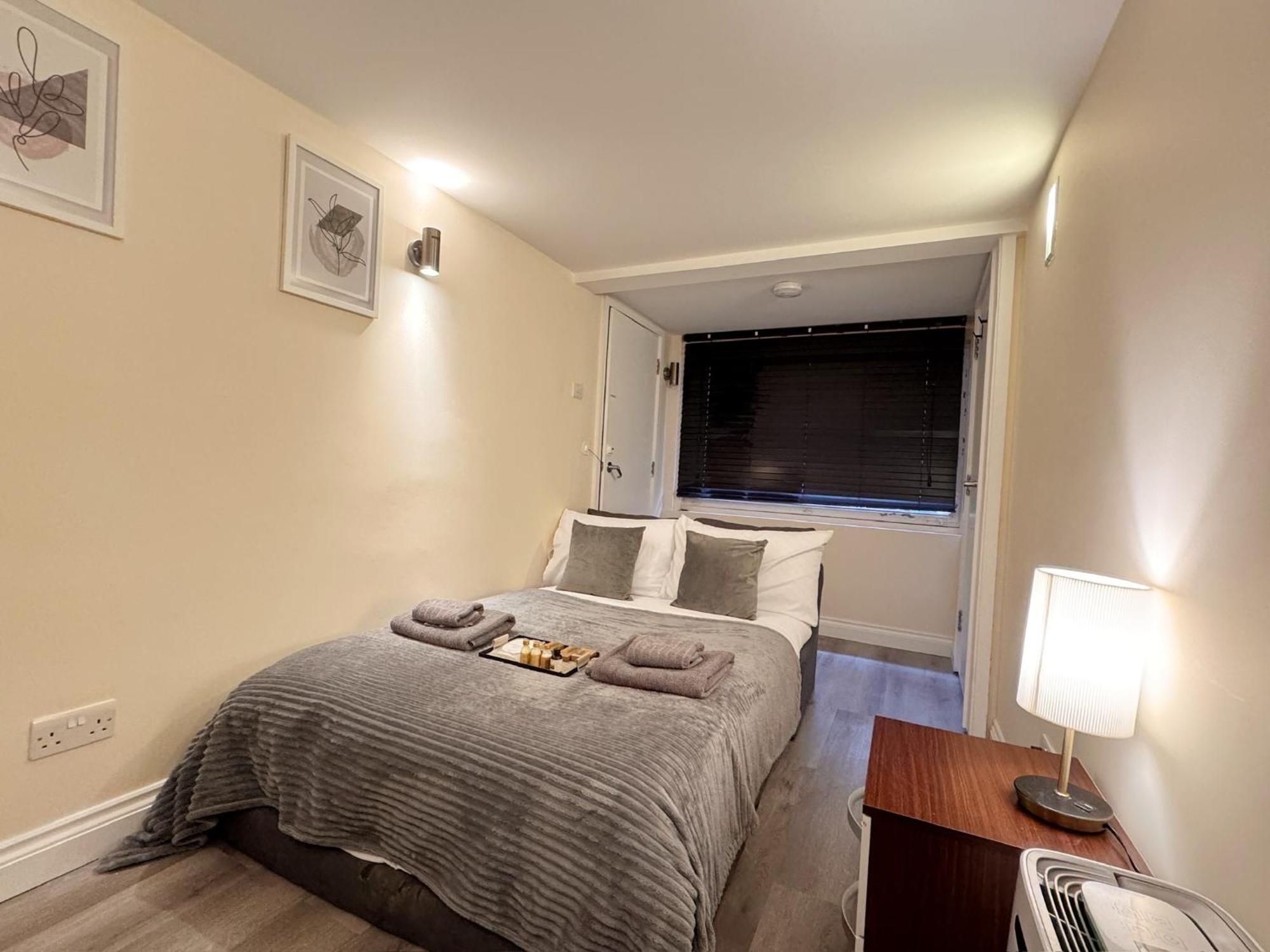 Sweet 3Brs House Close To Oxford & Soho ลอนดอน ภายนอก รูปภาพ